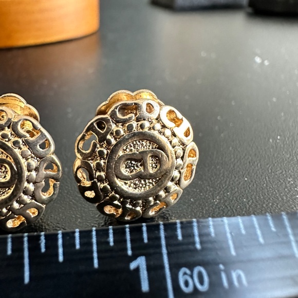 #32 18K gold plated Christian Dior vintage clip on earrings - Picture 5 of 9